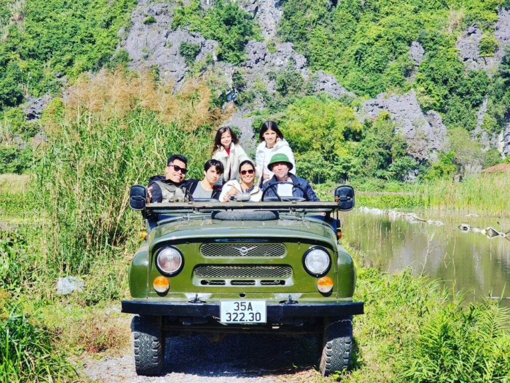 Xe Jeep quân đội Mỹ cổ tại Ninh Bình